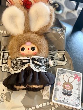 Baby Three Oli’s Wardrobe Mocha